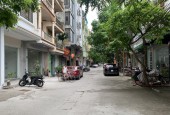 Bán nhà phân lô Ngõ 168 Nguyễn Xiển, sát phố, ô tô tránh, kinh doanh VP, 50m*5T, nhỉnh 11 tỷ