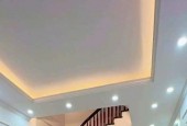 GIA ĐÌNH BÁN NHÀ MỚI ĐẸP DT:45M2 5 TẦNG MT: 4.3M (TỔNG 7 P NGỦ ) GIÁ: 5x TỶ PHỐ TÔN ĐỨC THẮNG QUẬN ĐỐNG ĐA .