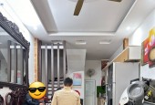 TRUNG TÂM CẦU GIẤY – NHÀ DÂN XÂY – THIẾT KẾ ĐẸP – 5 TẦNG THOÁNG SÁNG 40M2, 6 TỶ