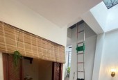 Nhà Bát Khối ô tô đỗ cửa 32m2, 5 tầng, mt 4,3m, giá 4,56 tỷ.