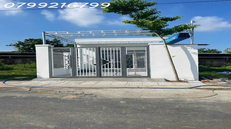 Bán gấp nhà đẹp Bình Minh Trảng Bom Đồng Nai 1 sẹc QL1A . Hỗ trợ vay 3 bên trọn sổ 1 tỷ 6 . LH 0799 216 799 em Trinh.