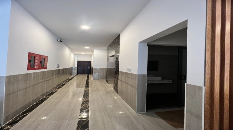 Bán khách sạn diện tích 928 m2 28 x 35 thiết kế 8 tầng 112 phòng cao cấp Nguyễn Văn Quá
