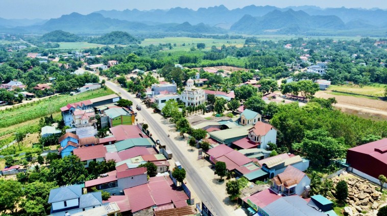 BÁN NHANH LÔ ĐẤT MẶT ĐƯỜNG LIÊN XÃ 8M, GIÁP KHU CÔNG NGHIỆP 140HA GIÁ CHƯA ĐẦY 200 TRIỆU. 0973851566