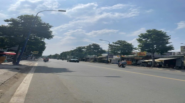 Bán vài căn nhà mặt phố Lê Thị Hà, vị trí đẹp, gần thị trấn Hóc Môn