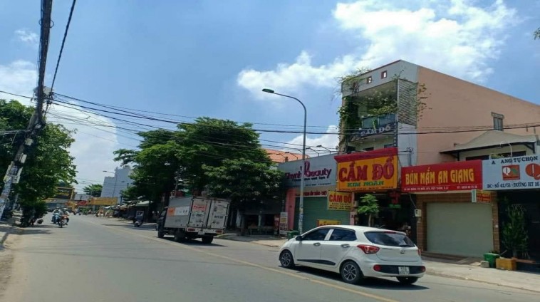 Bán nhà mặt tiền 2 tầng 4x24m giá 9,8 tỷ Đường Nguyễn Văn Quá