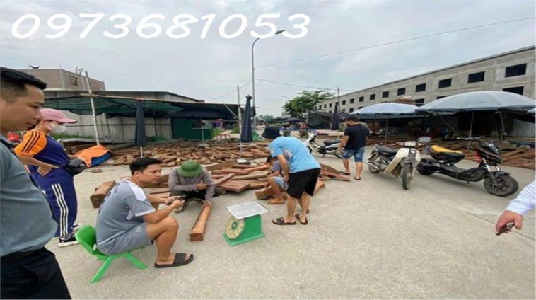 Bán nhà 3 tầng 1 tum mặt đường Nguyễn Văn Cừ, Phù Khê, Từ Sơn.