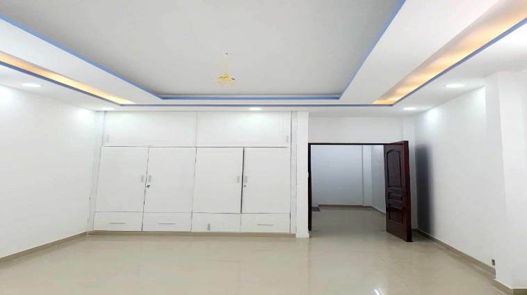 Nhà 3 lầu Bùi Minh Trực, phường 5, Q.8, gần chợ sáng, Giá 5   tỷ 960 , Sổ hồng sẵn