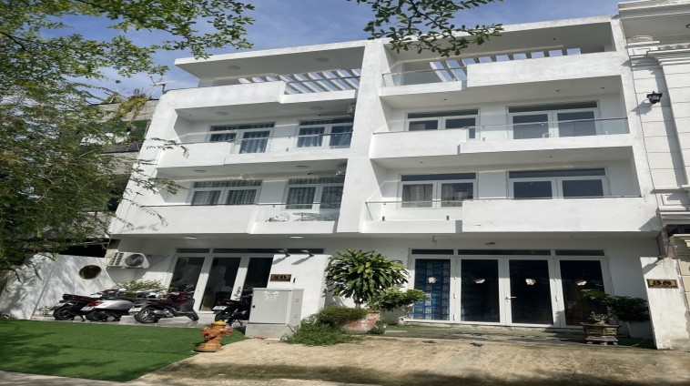 Nhà phố Đại Phúc, 3 lầu, nội thất sẵn, giá 8.8 tỷ. Liên hệ 0914864379