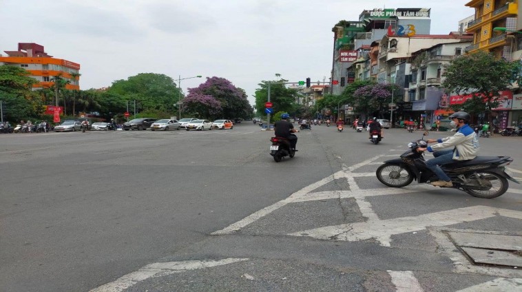 VỊ TRÍ ĐẮC ĐỊA-Mặt Phố Tây Sơn- Gần Cây Xăng Nam Đồng 88m2/ 7T Thang Máy 38 Tỷ