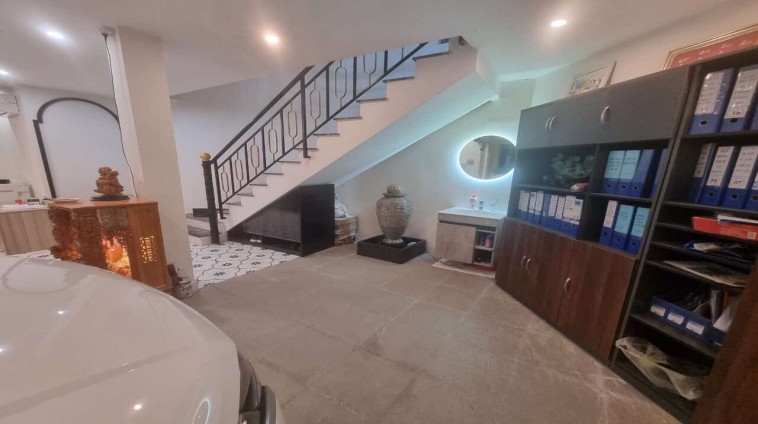 Cần bán nhà đường Nơ Trang Long Bình Thạnh. Gần Khu Học viện Hành Chính Thành phố xe oto ra vào thoải mái. Liên hệ 0902277579