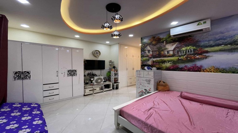 Giảm mạnh 2 tỷ, Nhà phố đẹp, nội thất cao cấp Châu Âu, Khu dân cư 13E , Sổ hồng sẵn, liên hệ 0909668928
