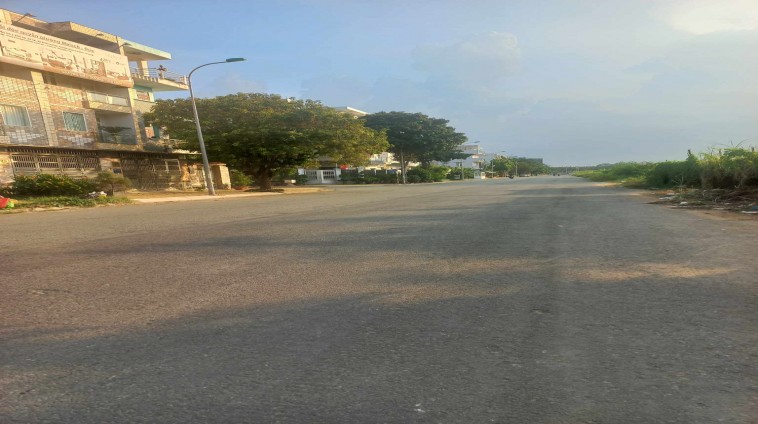 Giảm 1 tỷ còn 4.8 tỷ , Đất sổ đỏ 100m2 đường Phạm hùng nối dài, LK Đại Phúc, liên hệ 0902277579