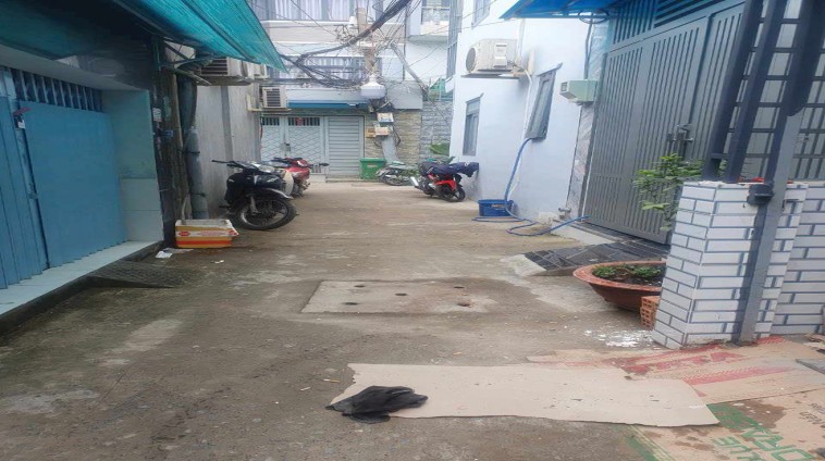 Cần bán nhà đường Nơ Trang Long Bình Thạnh. Gần Khu Học viện Hành Chính Thành phố xe oto ra vào thoải mái. Liên hệ 0902277579
