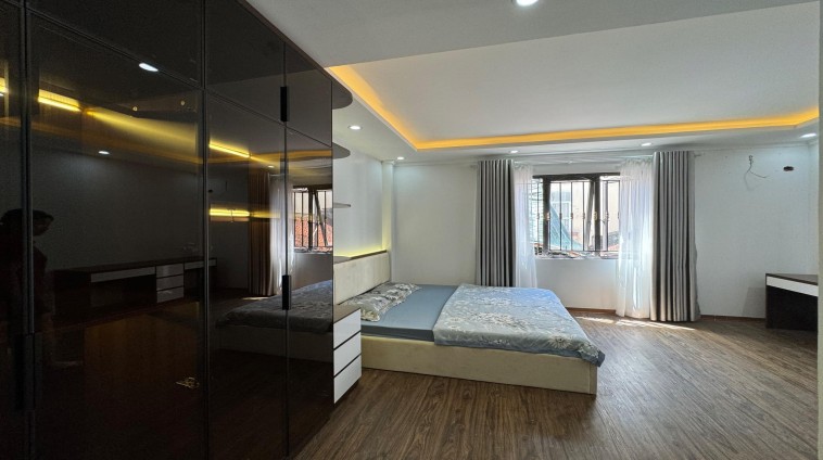Bán Nhà Phố Trần Duy Hưng 35m2, 5 tầng - Trung Tâm Quận Cầu Giấy - Nhà Đẹp Ở Luôn