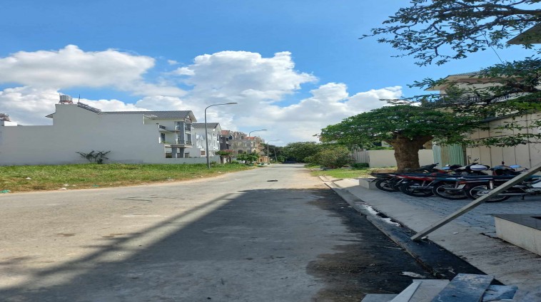 Giảm 1 tỷ còn 4.8 tỷ , Đất sổ đỏ 100m2 đường Phạm hùng nối dài, LK Đại Phúc, liên hệ 0949445399