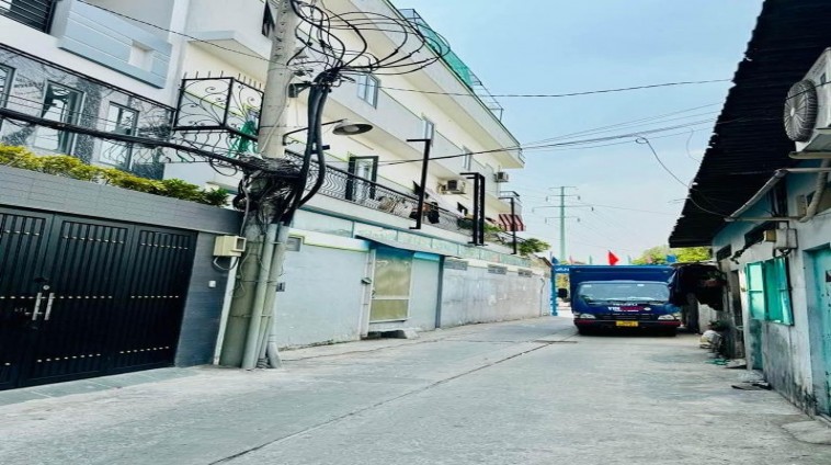 NGAY CHỢ P18 - SÁT MẶT TIỀN - HXH THÔNG - CĂN GÓC 92(5.2X18) NHỈNH 8TỶ XÍU