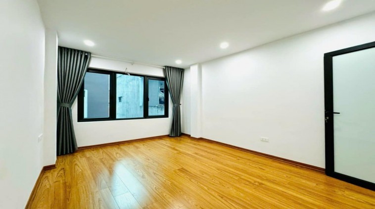 Bán nhà Khương Đình , ngõ thông tứ tung, 50m ra ô tô, cực thoáng  38m2 x 4 tầng. 6,15 tỷ