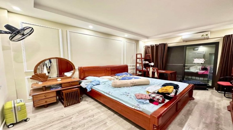 Láng 121M 5TẦNG  7.5MẶT TIỀN

Giá:  37.5 tỷ Đống Đa 

 MẶT ĐƯỜNG 2 Ô TÔ - LÔ GÓC 3 MẶT NGÕ Ô TÔ - VỪA Ở VỪA KINH DOANH MỌI MÔ HÌNH - NỘI THẤT