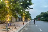 bán shophoues 3 tầng 1  tum, trục đường liên tỉnh 40m ngay sát dự  án vinhome cổ loa . giá gốc chủ đầu tư chỉ bằng 1/3 dự án vinhome cổ loa