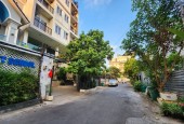 Bán Biệt Thự 216/A  Nguyễn Văn Hưởng Phường Thảo Điền Quận 2.