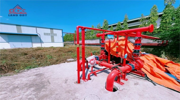nhà xưởng sản xuất thu hút nhiều ngành nghề công nghiệp. kho bãi lưu trữ hàng hóa