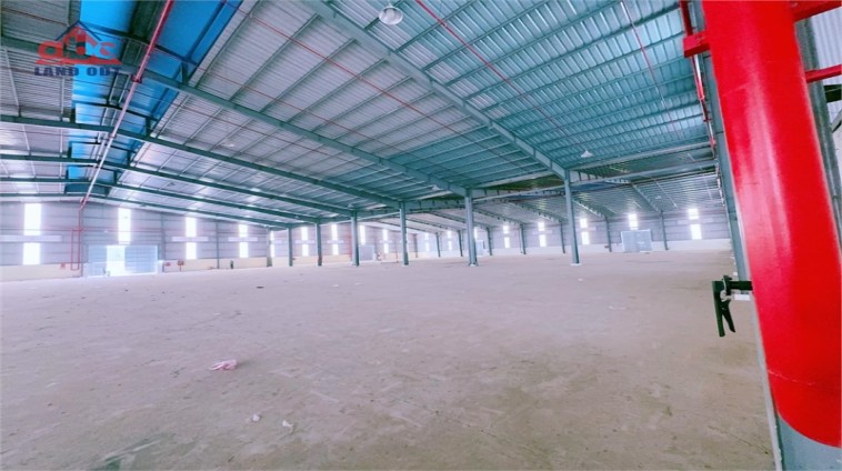 nhà xưởng sản xuất thu hút nhiều ngành nghề công nghiệp. kho bãi lưu trữ hàng hóa