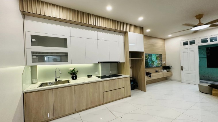 Bán nhà Ngọc Lâm,Long Biên nhà đẹp ở luôn 30m2 x mt 3.5m 50m ra ô tô giá 4.7 tỷ