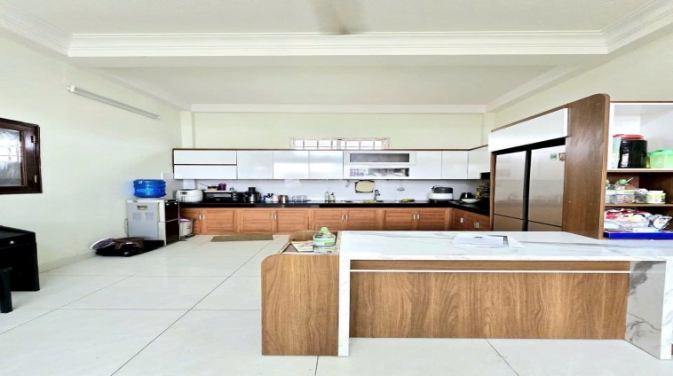 Bán nhà lô nhi phạm hữu lầu 295/2 cách xe hơi 10 m , tiện ích xung quanh gần chợ trường học 
- Diện tích : 8m x 14m 
- Hiện trạng:1 trệt 1 lầu 1