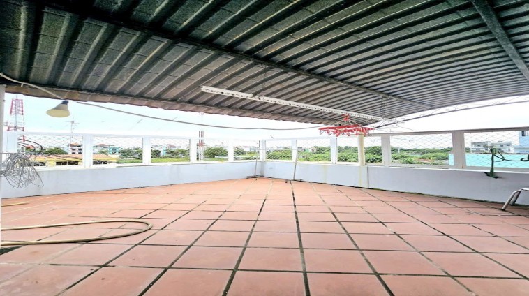 Bán nhà lô nhi phạm hữu lầu 295/2 cách xe hơi 10 m , tiện ích xung quanh gần chợ trường học 
- Diện tích : 8m x 14m 
- Hiện trạng:1 trệt 1 lầu 1