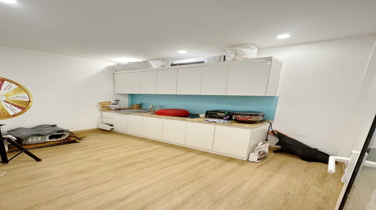 Bán nhà kinh doanh Mặt phố Tam Khương, 26m2 5T 5.5M MT giá chào 10.8 tỷ kinh doanh sầm uất