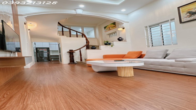 Bán Nhà Mặt Phố Hoa Bằng, Cầu Giấy, Diện Tích 60m2, 4 Tầng, Gía Đầu Tư Cực Ngon, Nhỉnh 9 Tỷ.