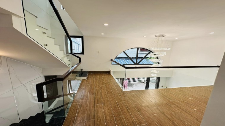 ♣ Nhà Kiệt Ô tô 5m, thẳng 70m ra Nguyễn Hữu Thọ, 48m2, 3 tầng đẹp, nhỉnh 4 tỷ