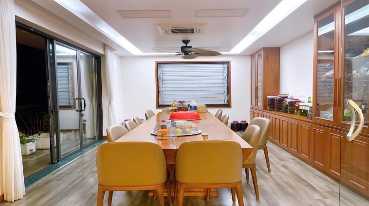 Cần bán Căn hộ 4 ngủ 150 tầng cao tại M5 Nguyễn Chí Thanh lô góc 3 thoáng 10.9 tỷ