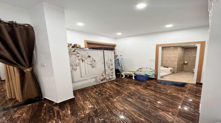 CCMN Nguyễn Khang 9 Phòng Nhà Mới Full Đồ Ngõ Thông DT 47m2 5T Giá 10.4 tỷ