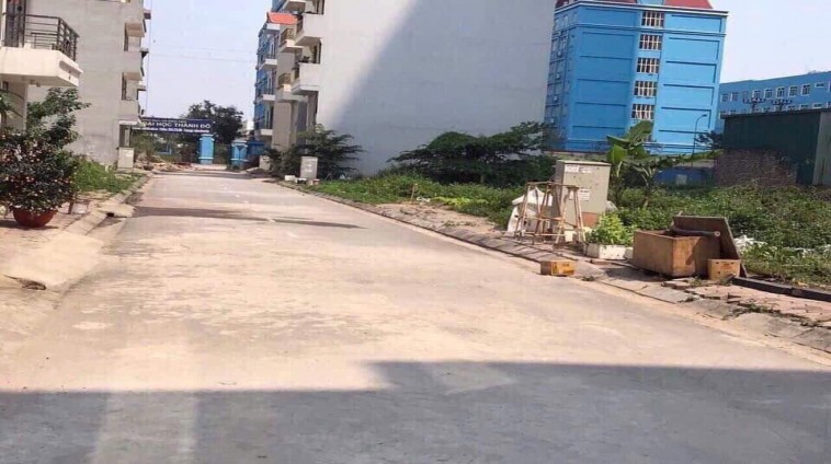 Bán 2 căn LK Vân Canh, Hoài Đức, phân lô, ô tô tránh.
+ Liền kề  Dt 114,5m2,mt 5m . đường 12m. Hợp đồng mua bán. Giá 115tr/m2. 
+ Liền kề Dt 100m2