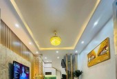Cho thuê MBKD LÀM VP, KD ONL ngõ ba gác Hoàng Hoa Thám-Ba Đình DT 33 m2 - 6 tầng - Giá 17 Triệu