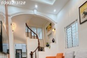 Bán Nhà Mặt Phố Hoa Bằng, Cầu Giấy, Diện Tích 60m2, 4 Tầng, Gía Đầu Tư Cực Ngon, Nhỉnh 9 Tỷ.