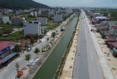 Đất đấu giá tổ dân phố kem . gần nhà xã hội yên lư  yên dũng bắc giang . diện tich 90m2 . măt tien 5m