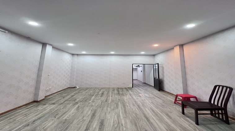 Bán Nhà Nguyễn Chí Thanh 38m x 4 Tầng Mặt Ngõ Phân Lô Ô TÔ Giá  13.4 Tỉ.