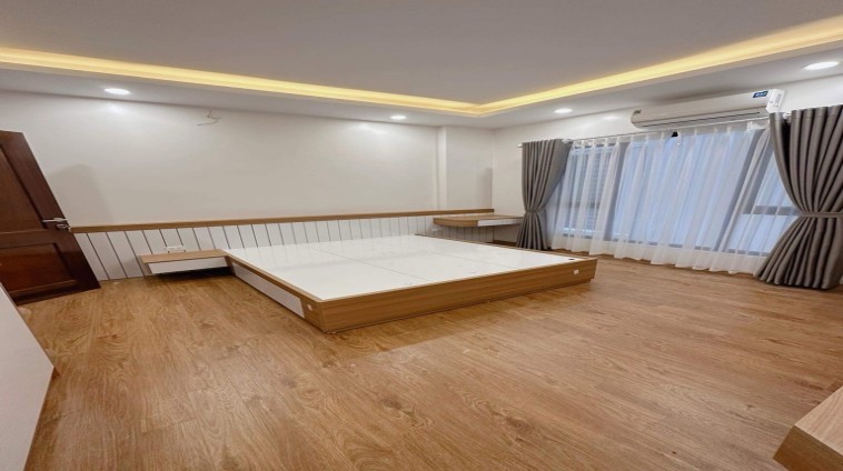 Phân Khúc hiếm có khó tìm - Mặt Ngõ Lê Trọng Tấn Giao Hoàng Văn Thái - Ngõ Thông 5m ra ô tô - 4 ngủ đủ công năng