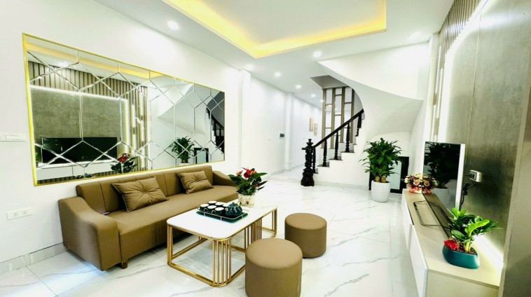 HIẾM - NGÕ THÔNG TỨ TUNG - hoạt động - NÔNG - ÔTÔ hạn chế 2 ĐẦU CHỈ 50M - tiếp giáp hồ nước - GẦN PHỐ - lợi ích BẠT NGÀN - ngôi nhà ĐẸP - Ở SƯỚNG