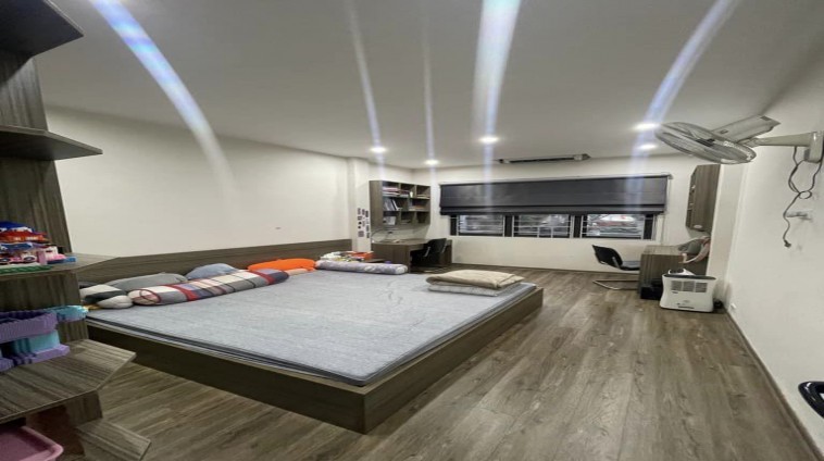 Bán nhà 4 tầng xe tăng tránh, mặt Ngô Thì Nhậm, 36 m2 4 tầng