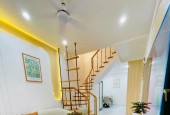 Cần bán gấp, nhà Trương Định chủ tự xây, ở ngay, 3 bước ô tô, 38m2 chỉ hơn 5 tỷ