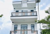 Nhà 1 trệt 2 lầu cần bán gấp gần ngã tư 550