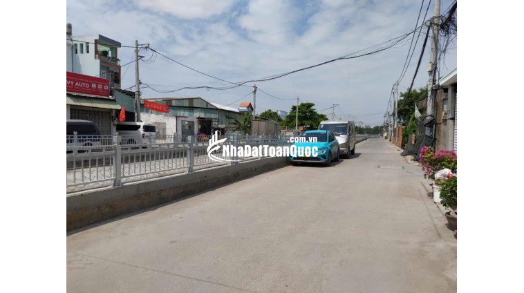 Bán Nhà mới NGON 121m2, 4 tầng, 7PN mặt tiền KD Thạnh Lộc gần Chợ Cầu Đồng