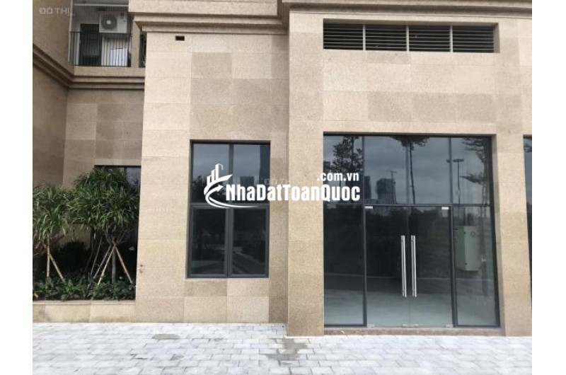 Bán gấp shophouse chân đế tòa nhà D'Capitale Trần Duy Hưng, cho thuê dòng tiền gần 30 triệu/tháng.