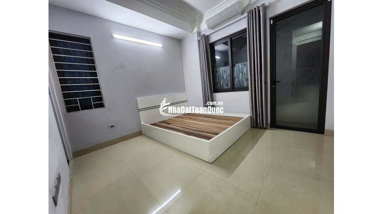 Cần cho thuê CCMN siêu sang phố Nguyễn Đình Hoàn Cầu Giấy, 22m2 chỉ 3.9tr/th Lh:0913506880