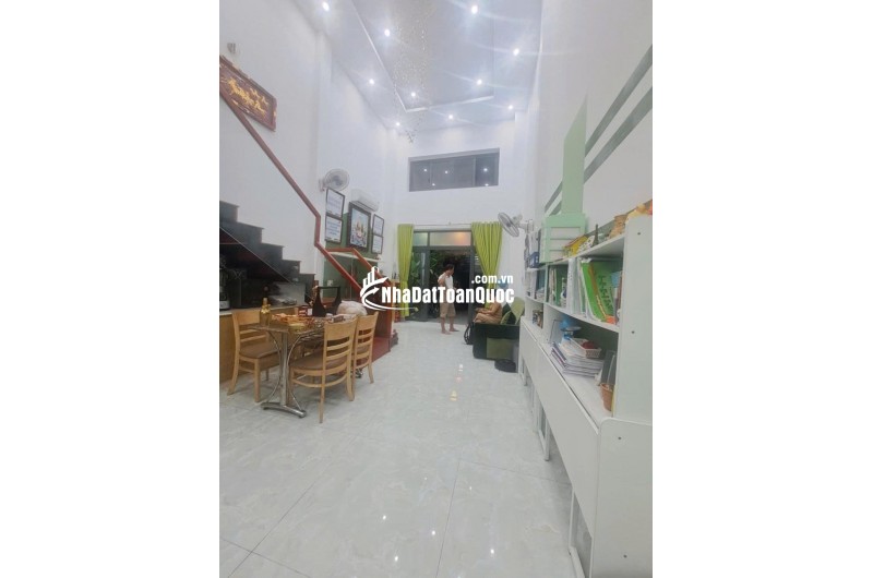 Bán nhanh nhà đẹp HXH 7m Thạnh Xuân, 100m2, T1L, 3PN, sân xe hơi >4Tỷ