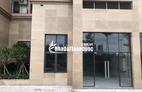 Bán gấp shophouse chân đế tòa nhà D'Capitale Trần Duy Hưng, cho thuê dòng tiền gần 30 triệu/tháng.