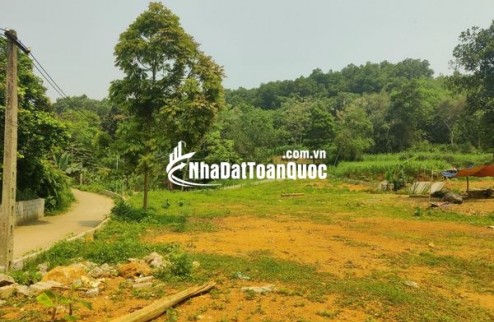 Chính chủ cần bán mảnh đất xây nhà vườn nghỉ dưỡng, diện tích rộng gần 1500m2 đẹp, thoáng, 2 mặt đường, mặt đường 27m tại Yên Bài, Ba Vì